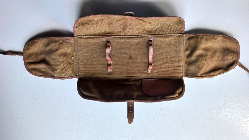 Stary pokrowiec na narzędzia, przybornik