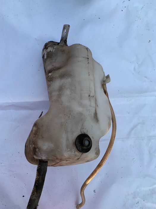 Бачек омывающей жидкости W211 Mercedes