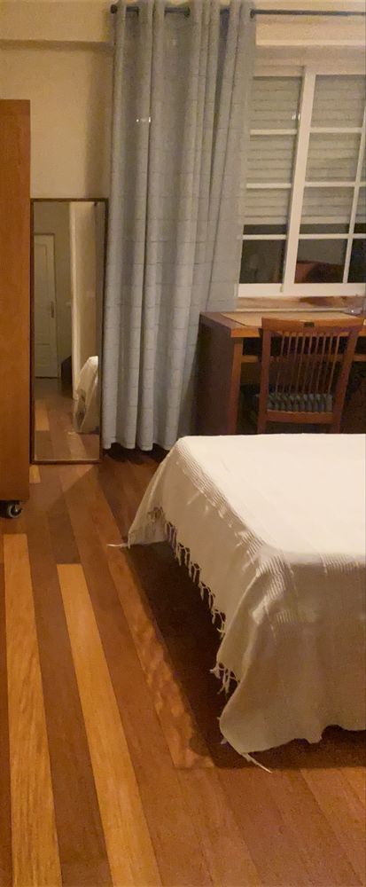 Quartos de SENHORA com cama de solteira para alugar