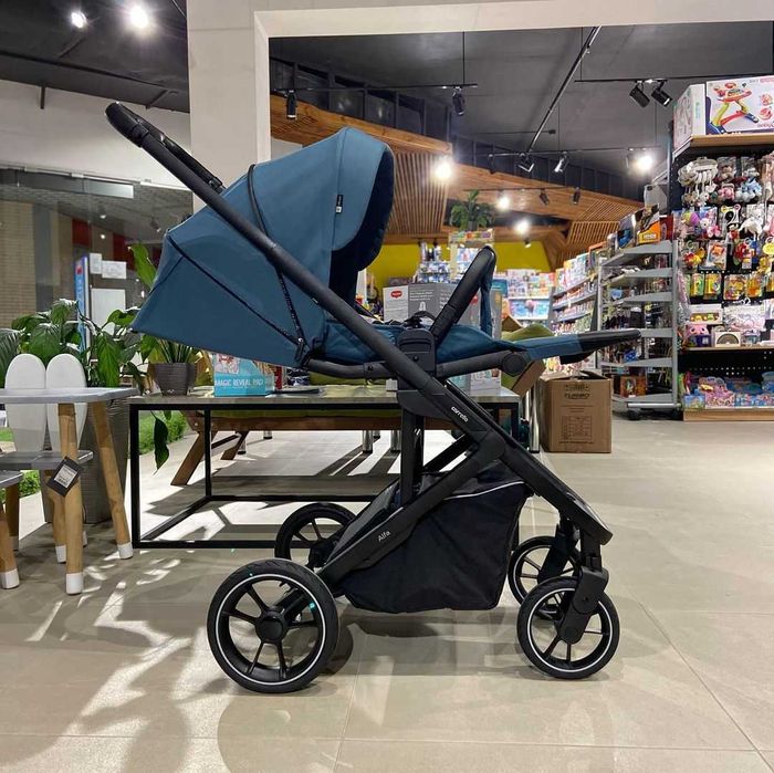 Коляска CARRELLO Alfa / реверсивний блок / регульований козирок