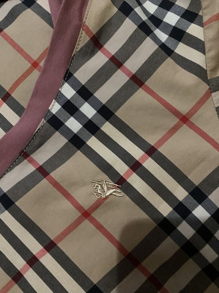 Linda t. Shirt da burberry com capuz