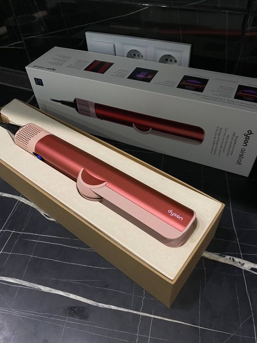 Вирівнювач волосся Dyson Airstrait