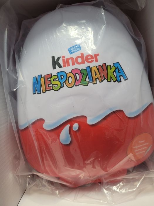 Walizka kinder niespodzianka,  gratis naklejki
