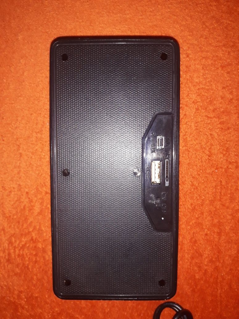 Приемник FM,USB,MicroSD новий.