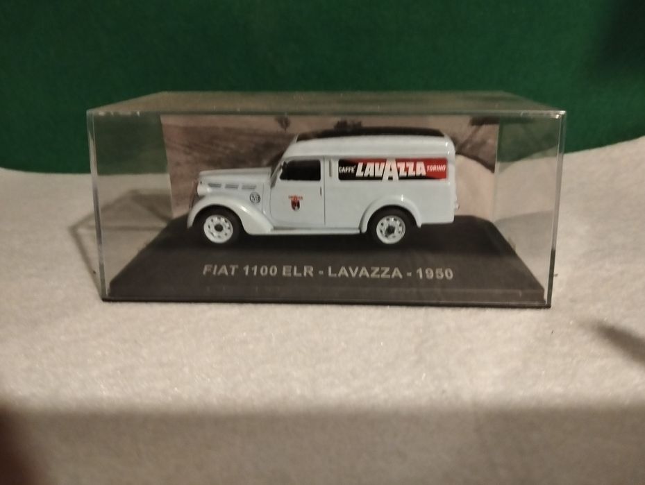 Carrinhos escala 1.43