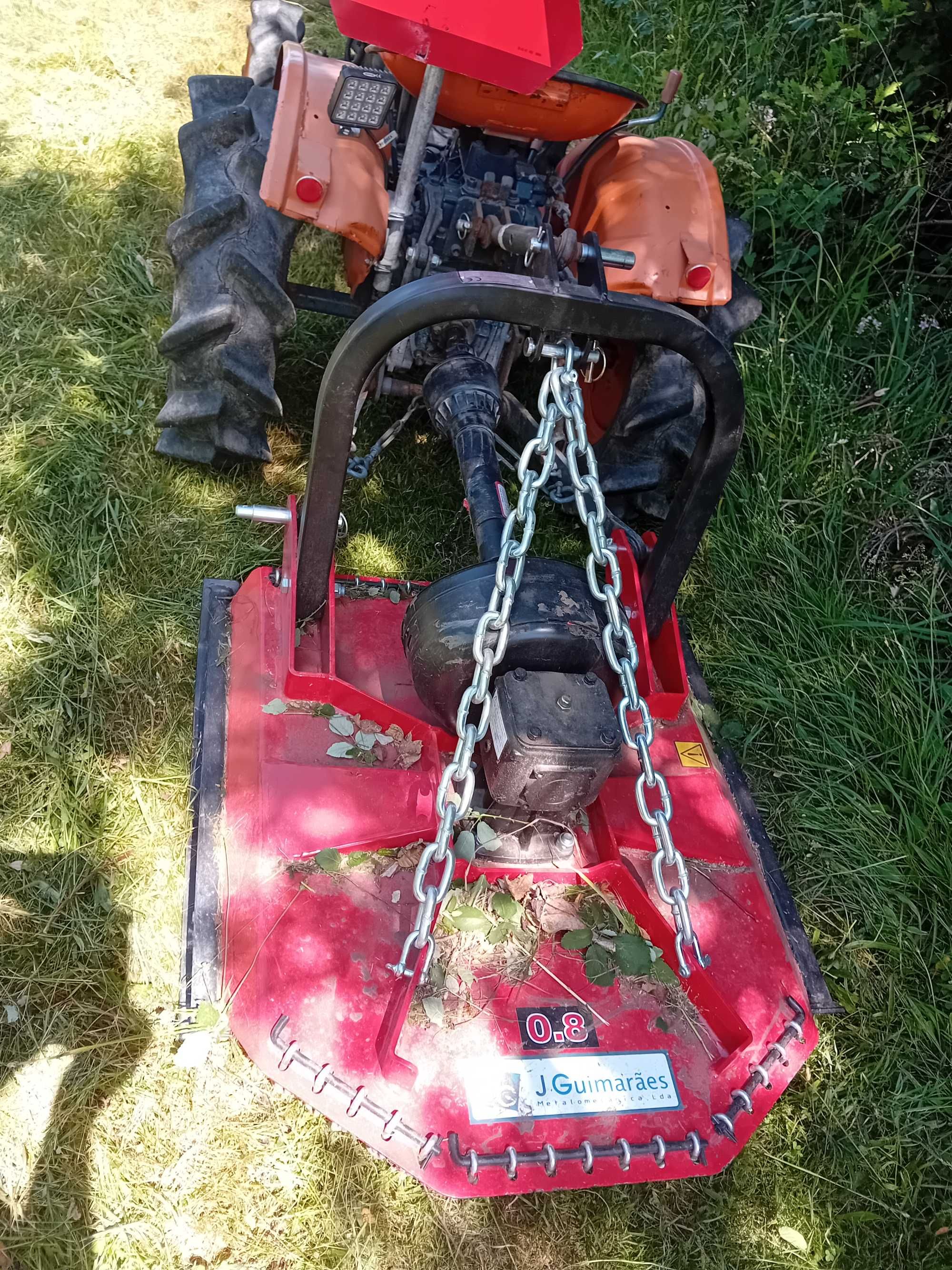Trator kubota b6000 com capinadeira