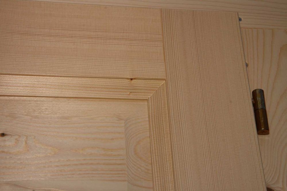 Drzwi drewniane do domu letniskowego, domki z bali, domki gospodarcze