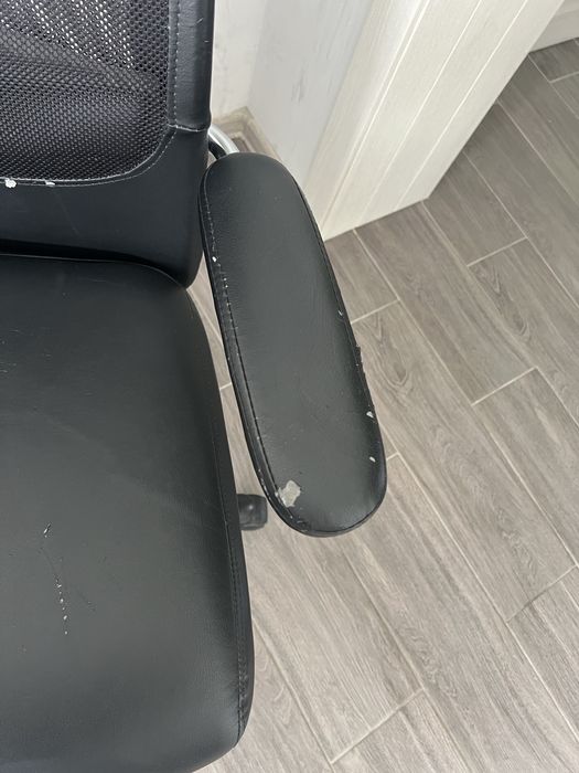 Офісне крісло EASY CHAIR