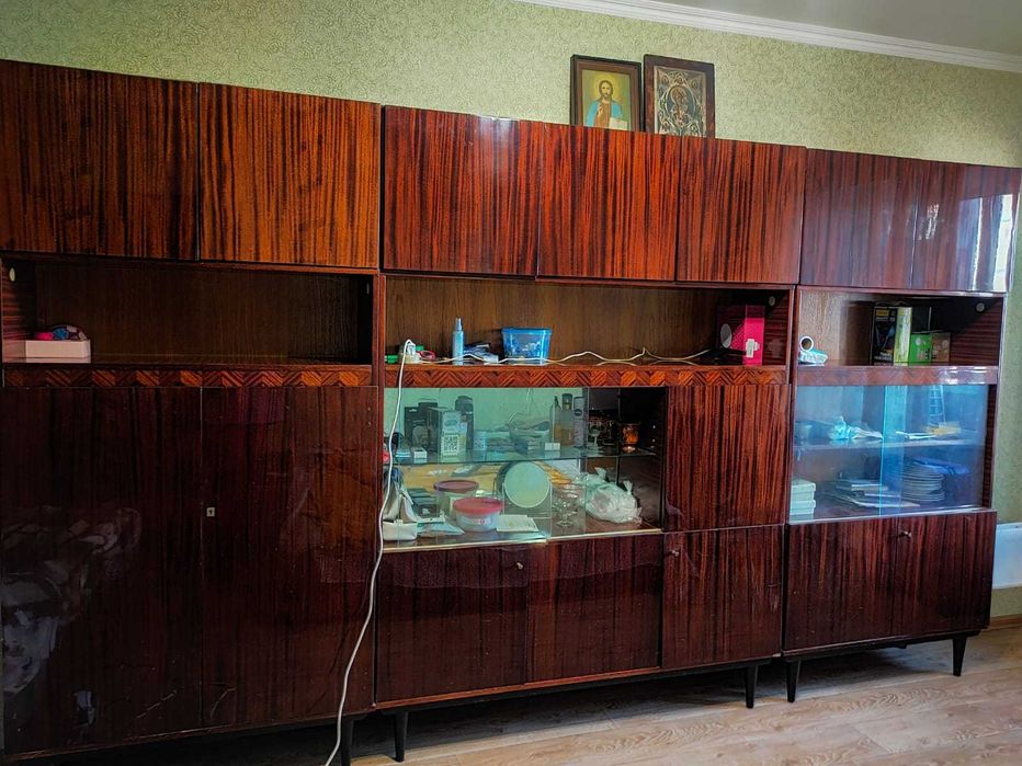 Продаю стінку з натурального дерева