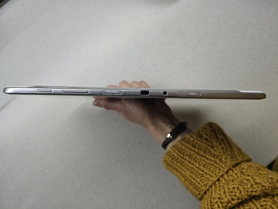 Планшет Samsung Galaxy Note 10.1 (GT-N8000ZWASEK) Pearl White