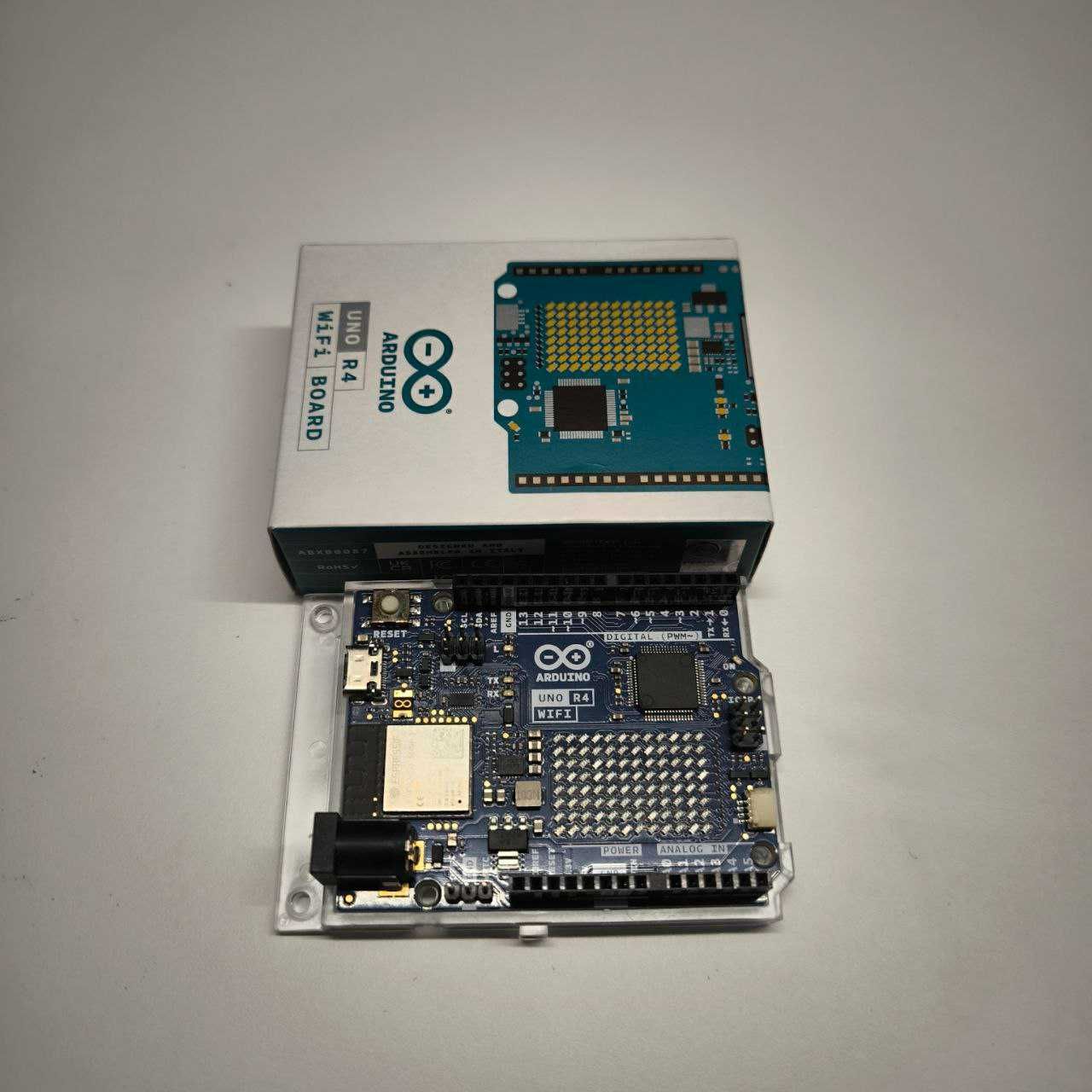 Контролер Arduino Uno R4 Wi-Fi Original
