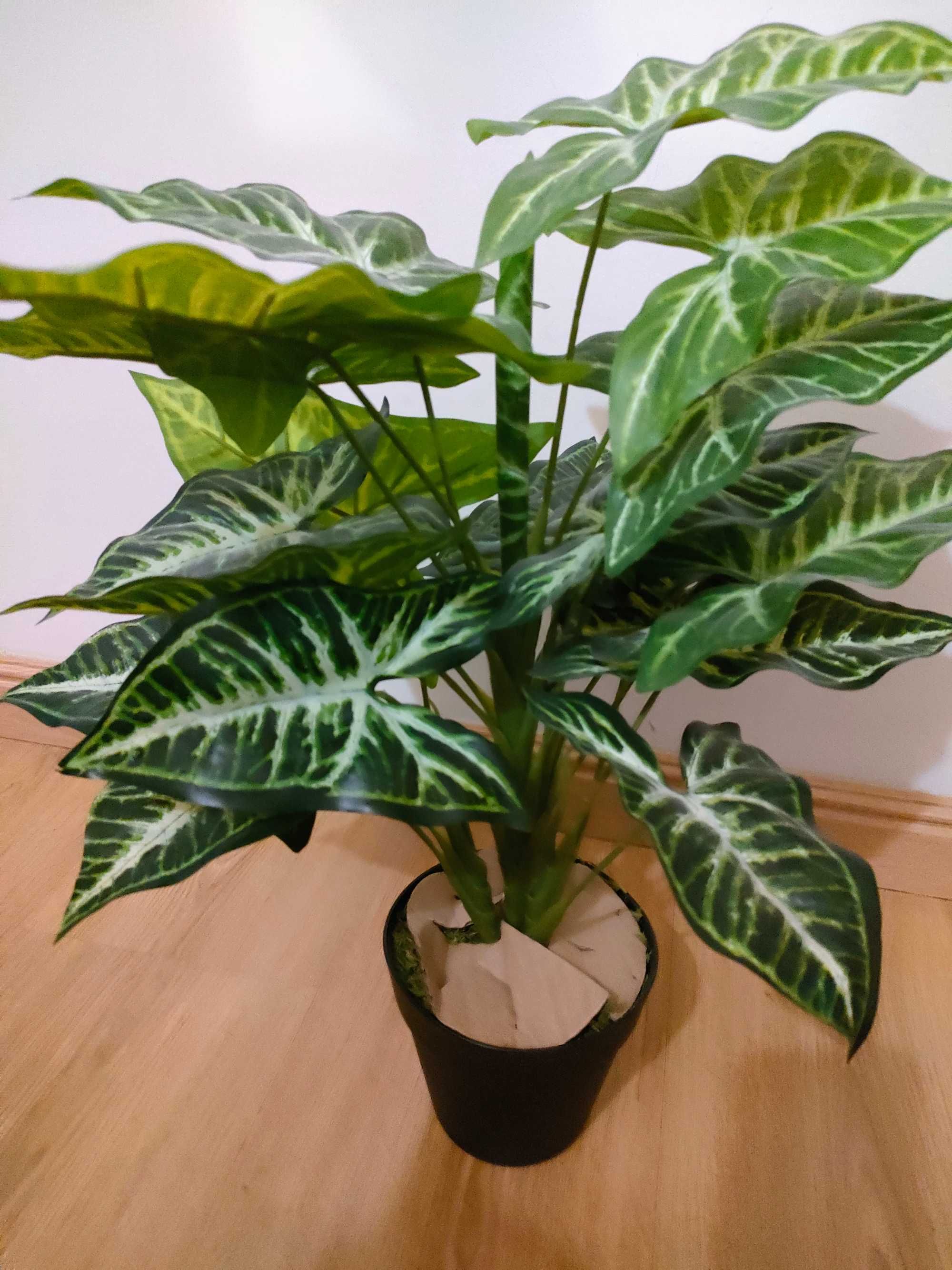 Planta falsa com vaso
