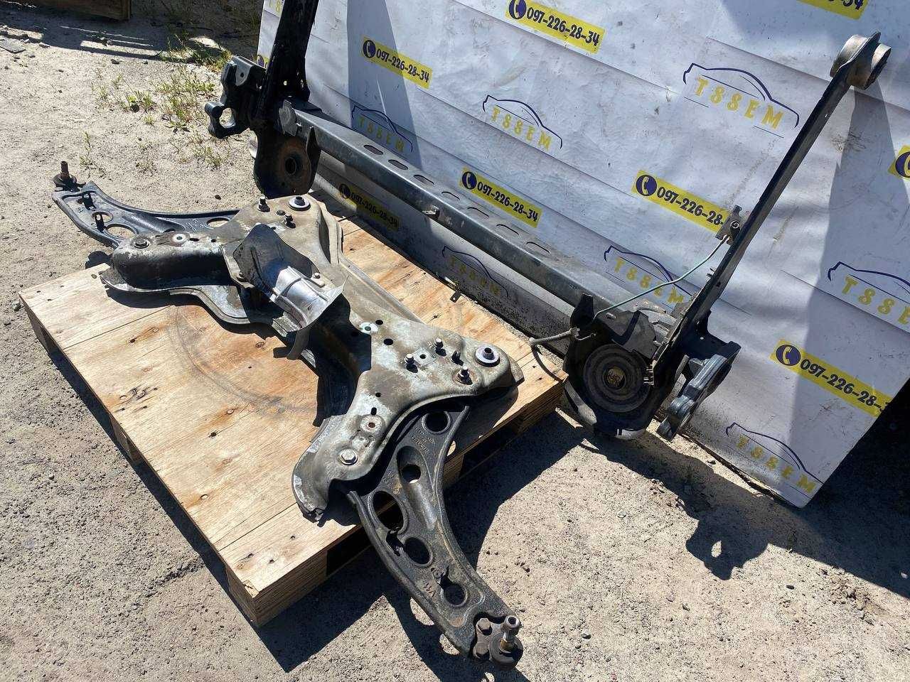 Балка задня Renault Trafic передня підрамник гарний стан