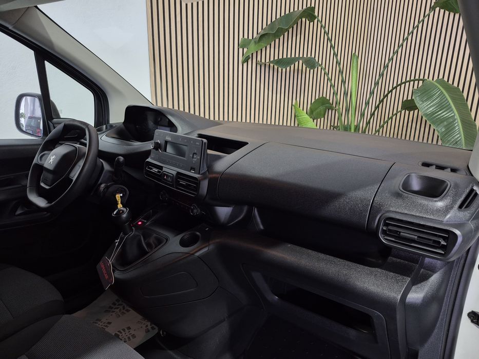 Peugeot Partner Longa - 67.000KM | GARANTIA | 3 LUG. - NACIONAL