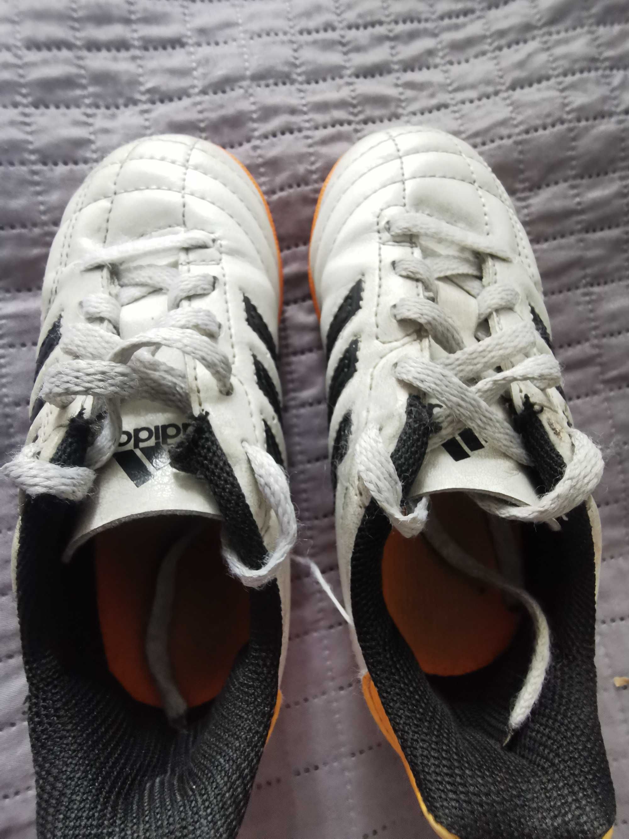 Korki halówki dziecięce Adidas rozmiar 28