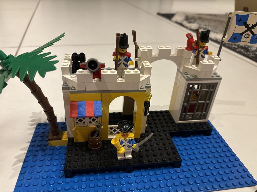 Lego 6267 Pirates Lagoon Lock-up