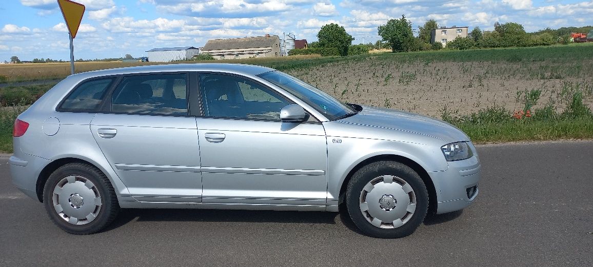 AUDI A3 5D  1,6 102 KM MPI Sportback