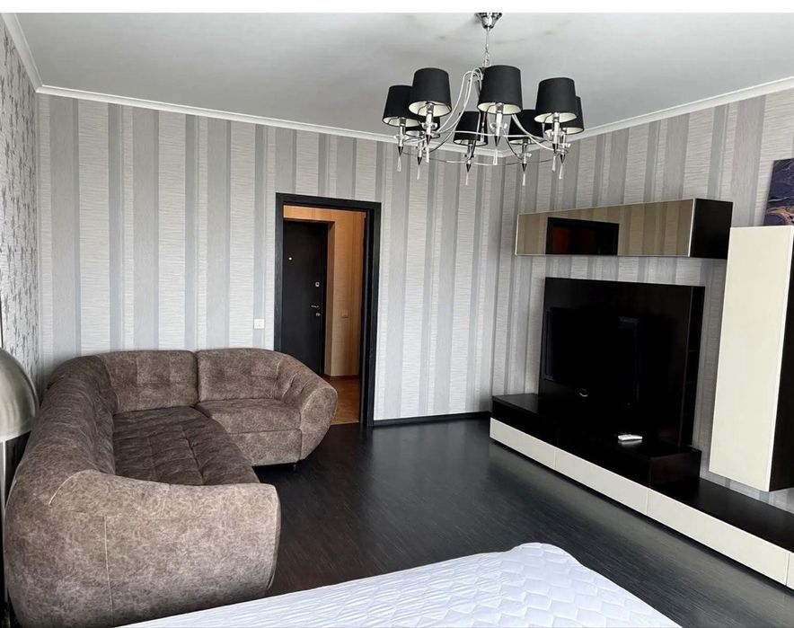 Шикарна однокімнатна квартира по вул. Йорданська