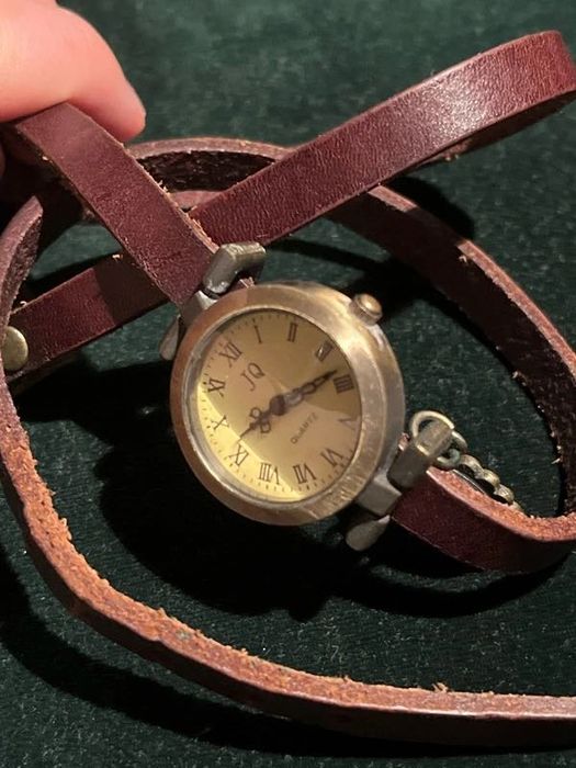 Zegarek a la vintage drobny brązowy podróżnik