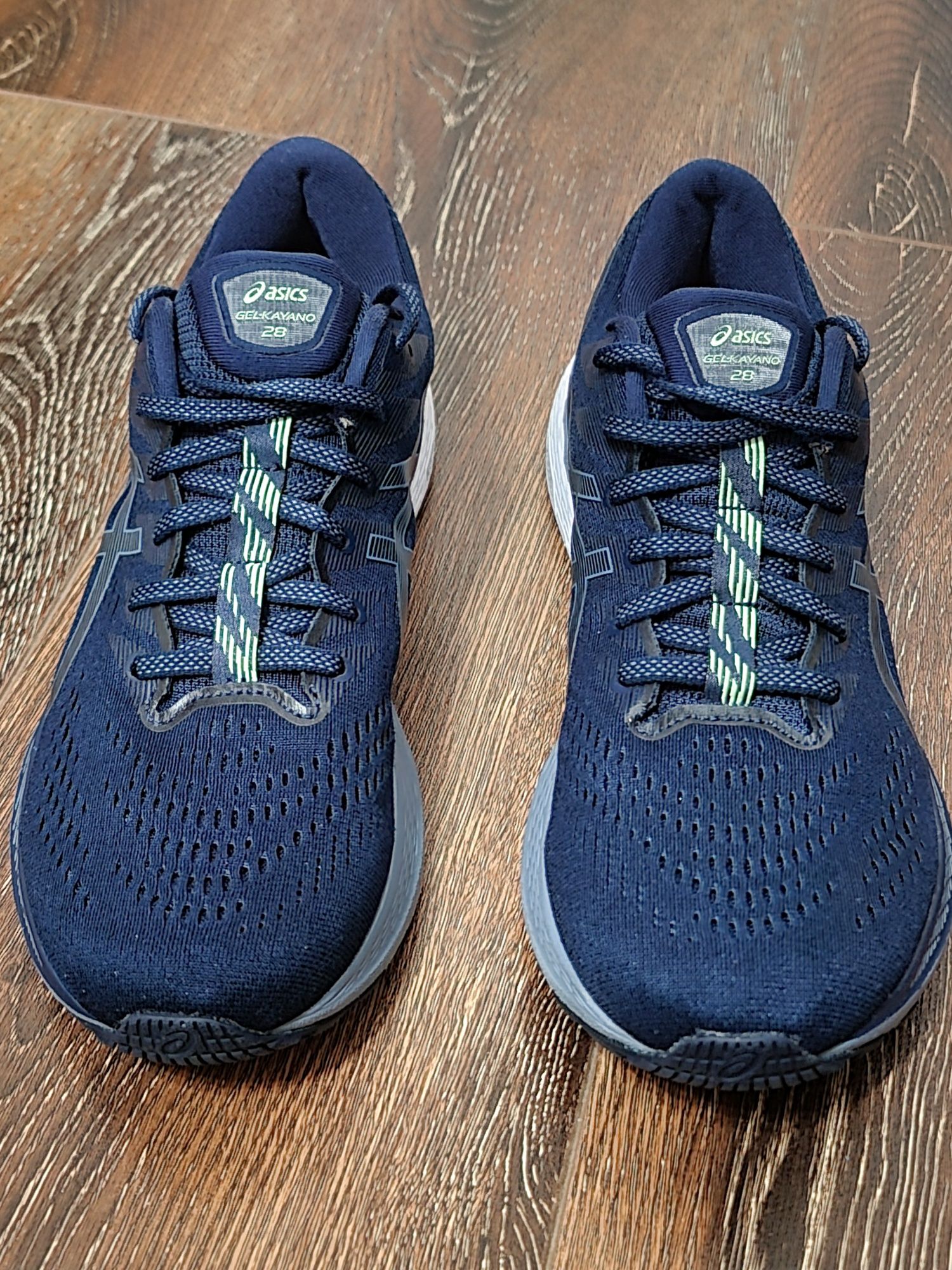Оригінал 100% чоловічі кросівки asics gel kayano 28  eur 44