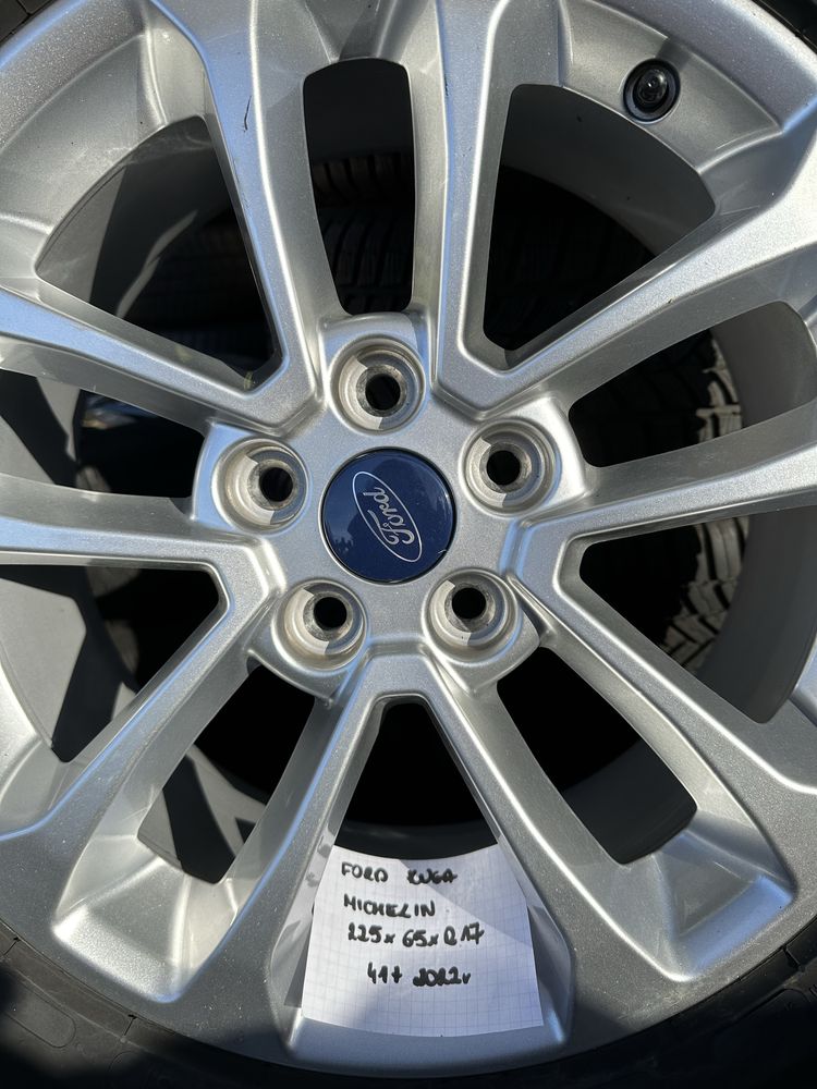 Całe koła Ford Kuga opony Michelin 225x65xR17 i felgi nowe