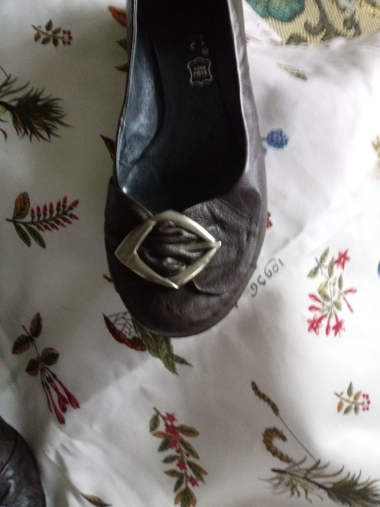 Buty czółenka damskie skórzane rozmiar 37 firma venetti
