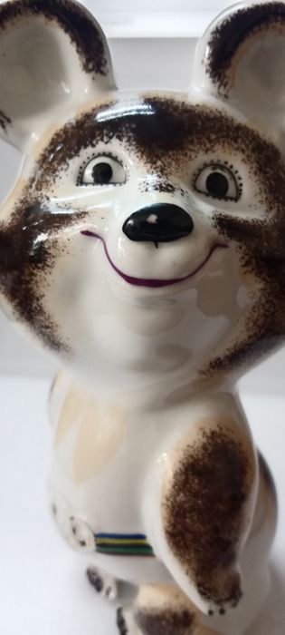 Продам игурку Олимпийского Мишки