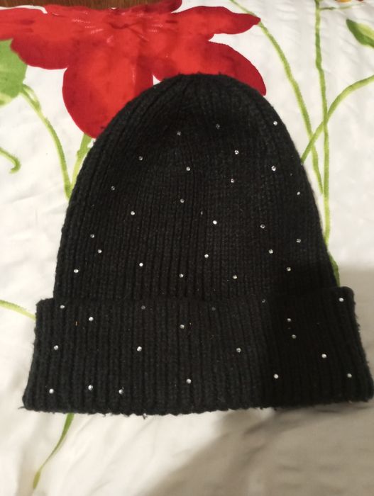 Чёрная шляпа со стразами