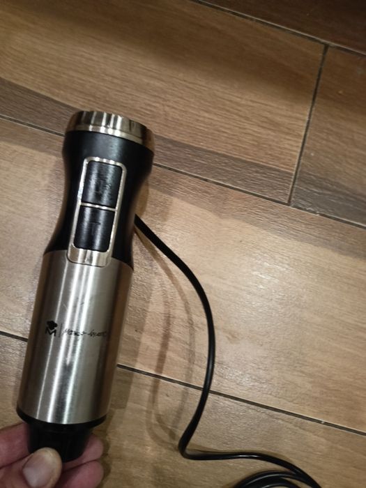 Blender ręczny Bergner 1000 watt uszkodzony