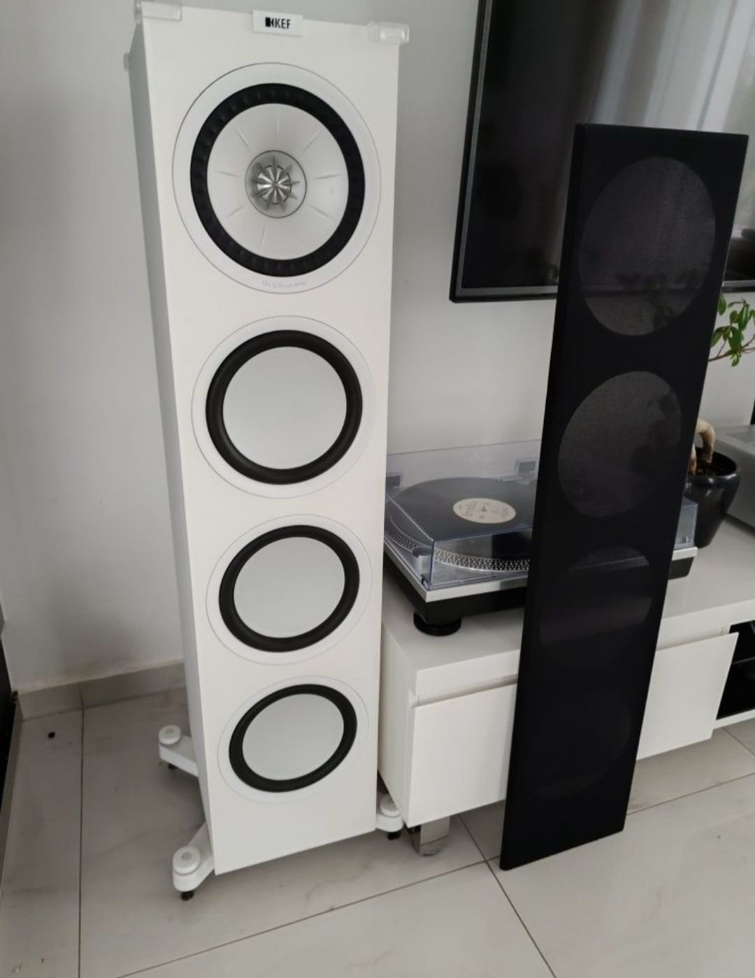 Kolumny Kef Q950, super stan, mało używane, maskownice.