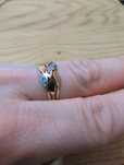 Anel 18k tamanho 18com detalhe em ouro branco e 3 diamantes 1.9gr
