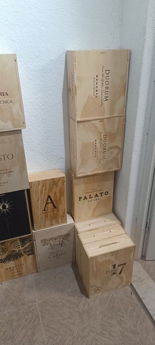 Caixas de 3 garrafas de vinho com tampa