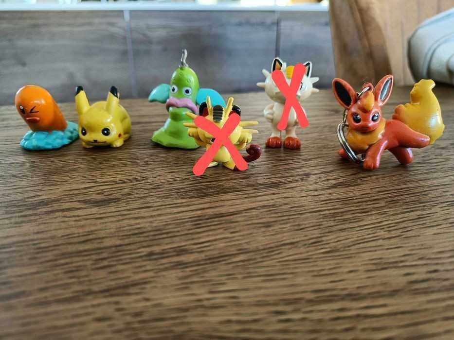 30 Bonecos Pokemon e pokebolas