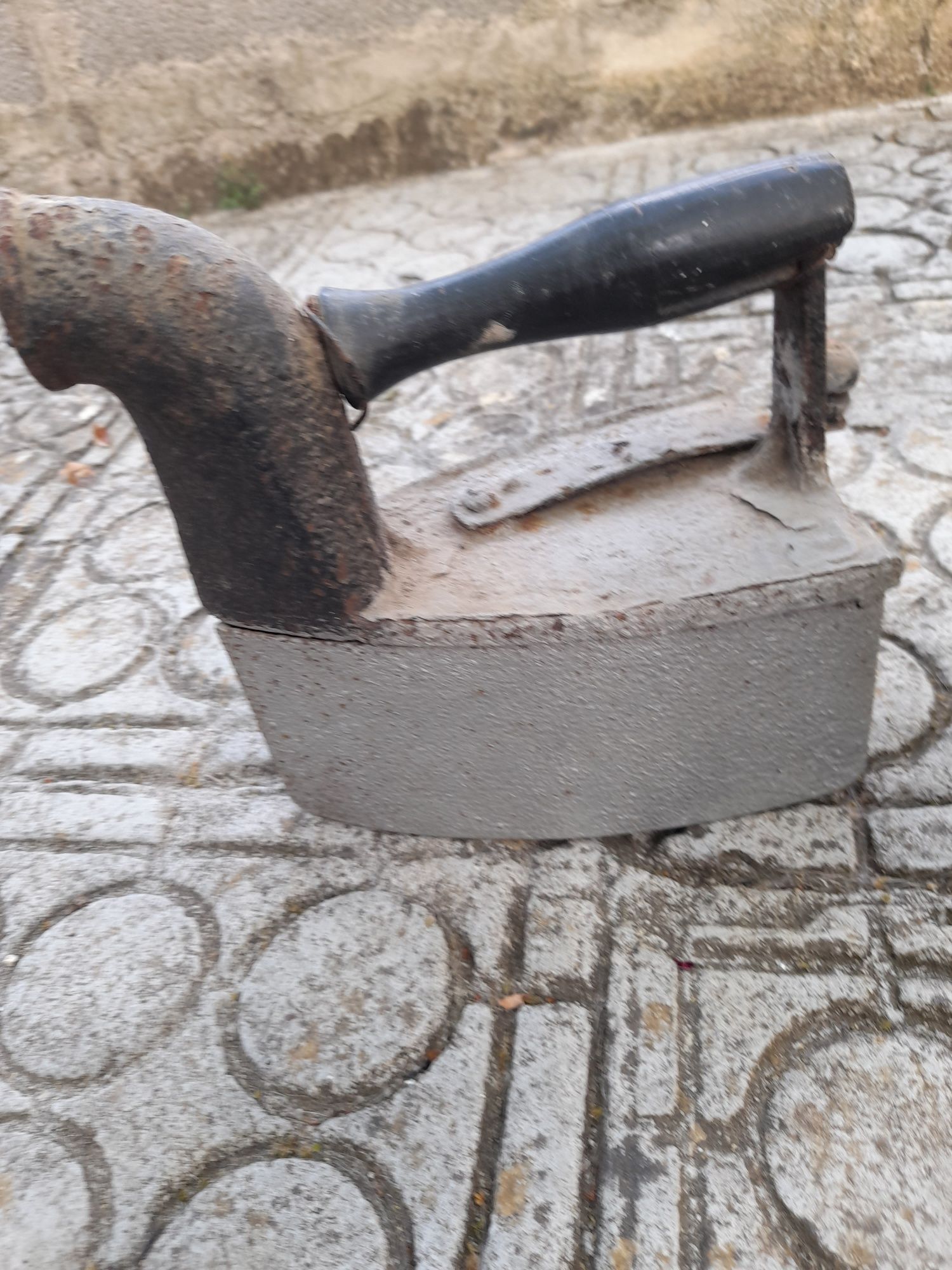 Ferros antigos  tenho 2