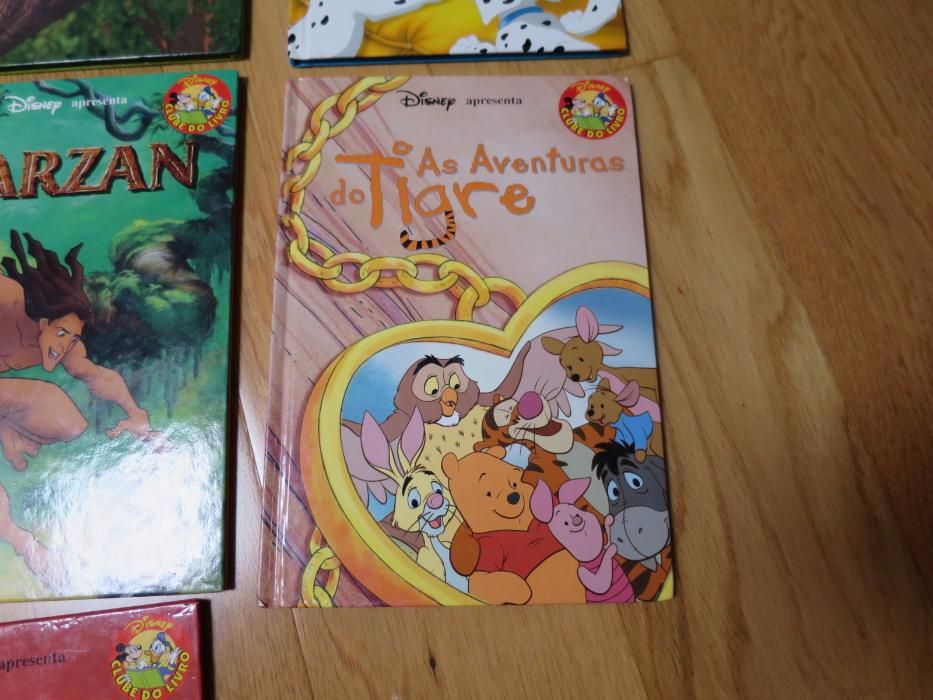 Vendo conjunto de 7 livros com histórias da disney