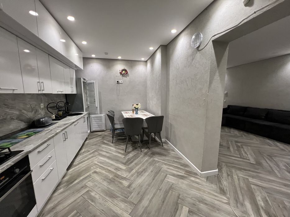 Продаж 4 кімнатноі квартири