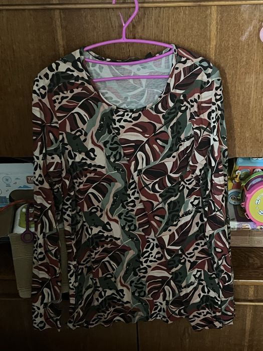 Жіноча футболка великого розміру 54/56