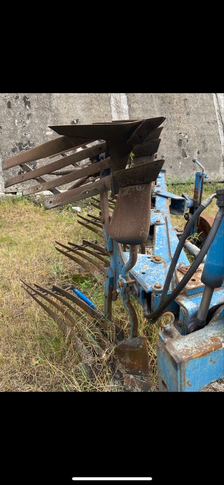 Плуг Rabe Werk Albatros , має 4 корпуси  захват 50 см