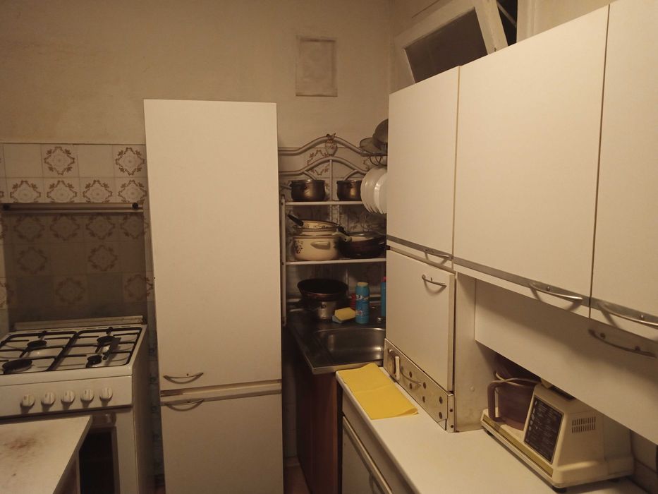 Сдам изолированную комнату в 2х к. квартире элитного тихого центра.