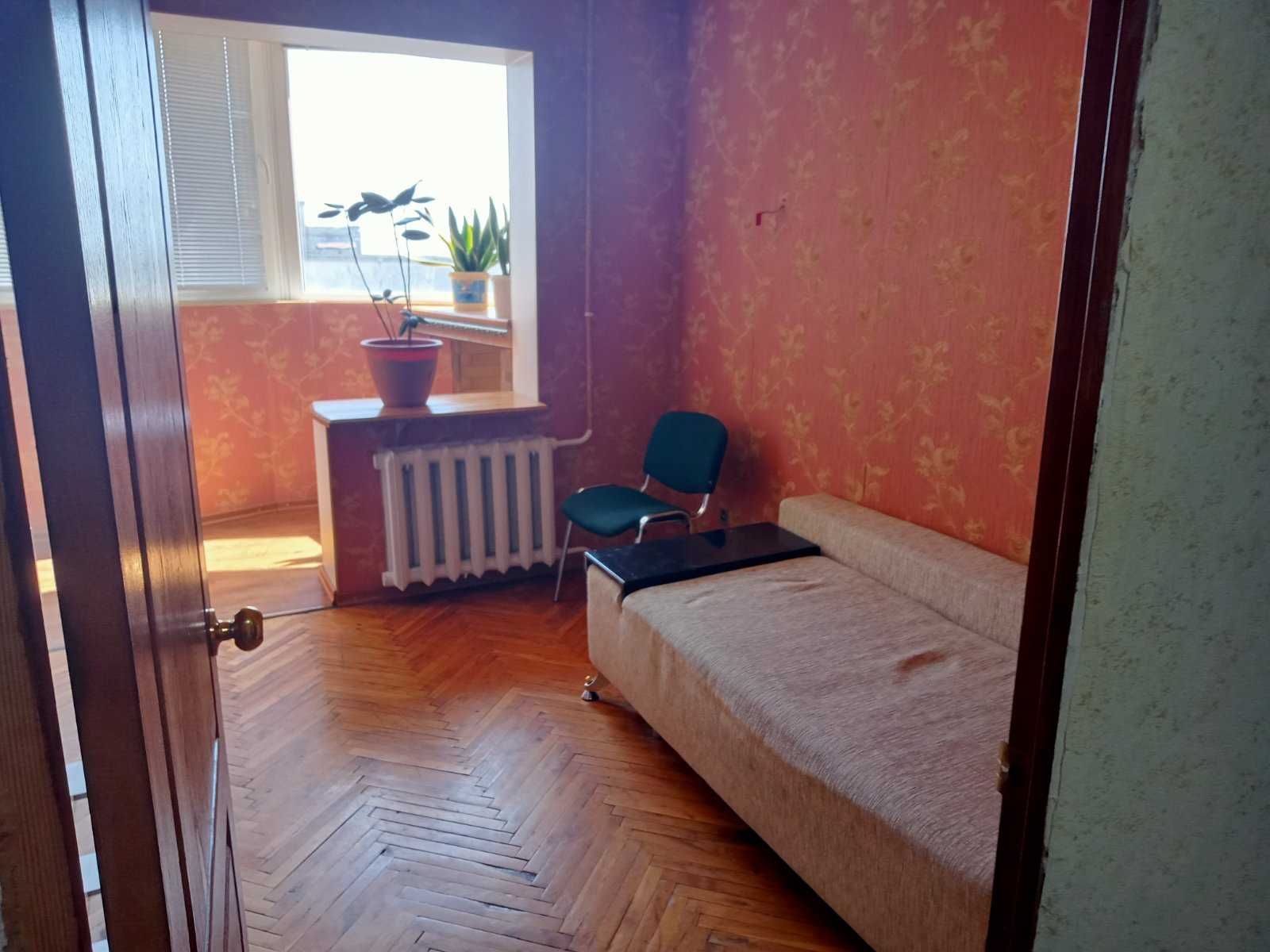 продам 3-х комнатную квартиру от собственника, 11 эт. 12-и эт. дома