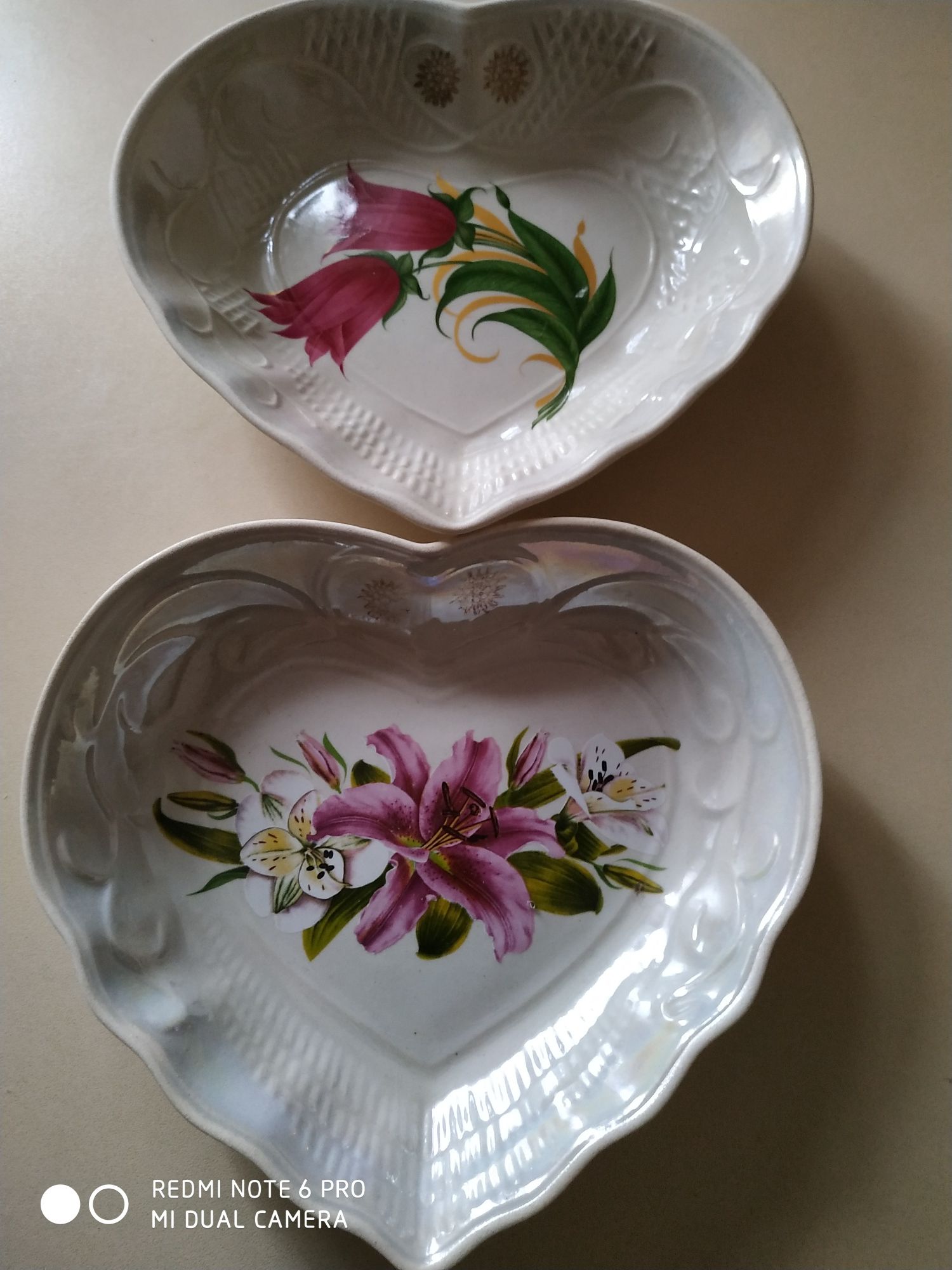 Продам салатницы. Форма сердце.