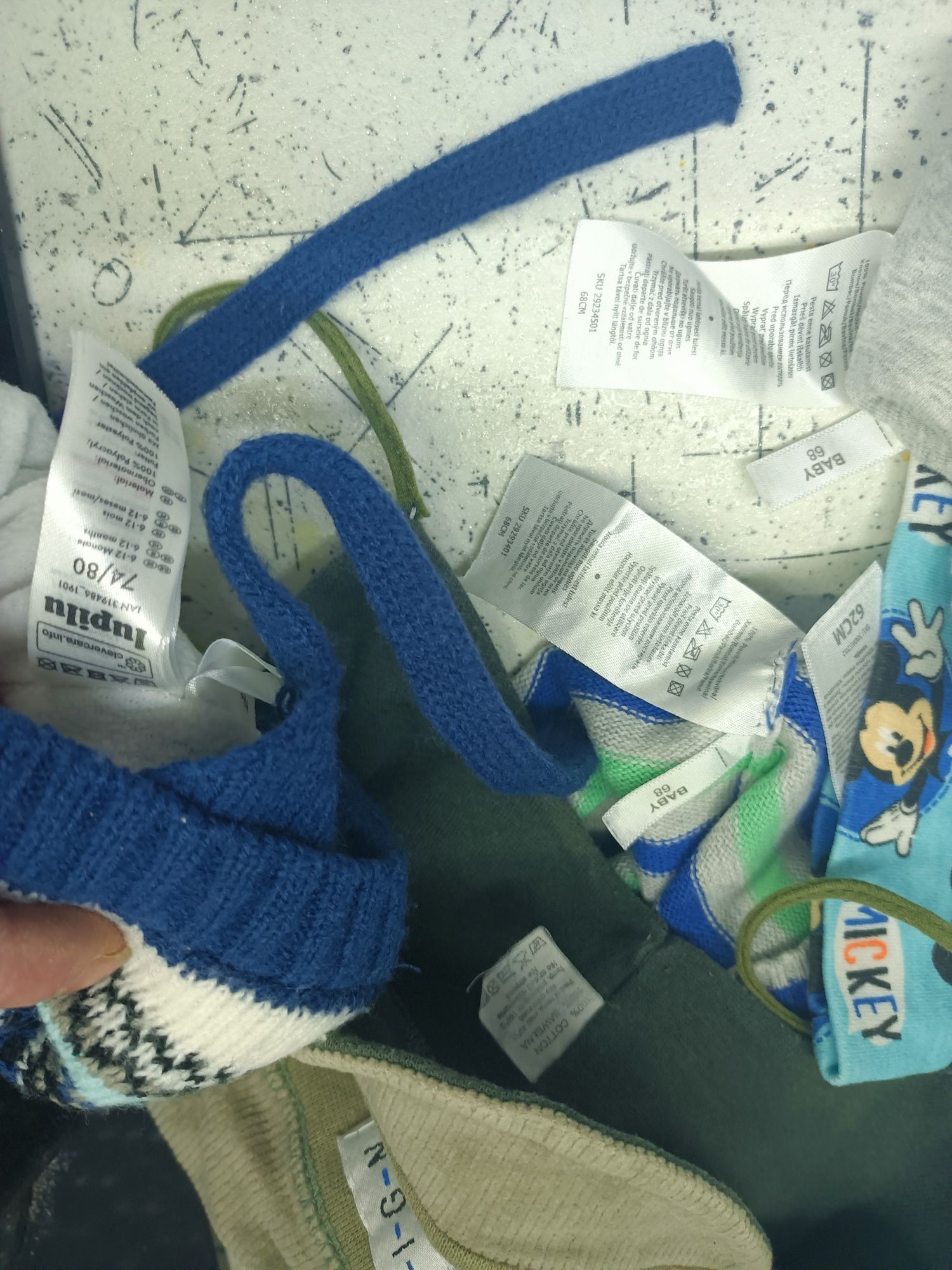 6 sztuk Czapki niemowlęce. Zimowa wiązana, Mickey