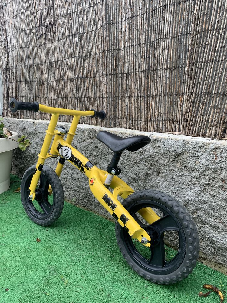 Bicicleta de equilibrio infantil