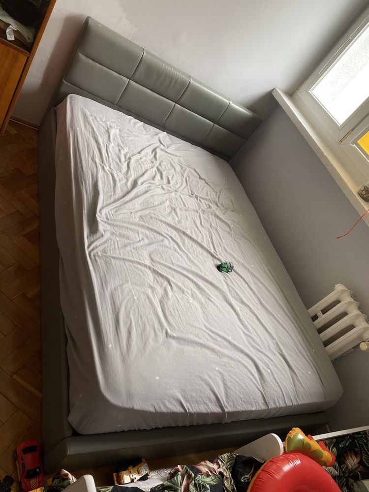 Łóżko tapicerowane z pojemnikiem 160x200