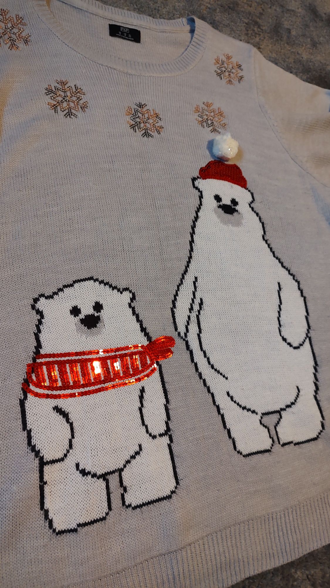 F&F świąteczny sweter z misiami polarnymi