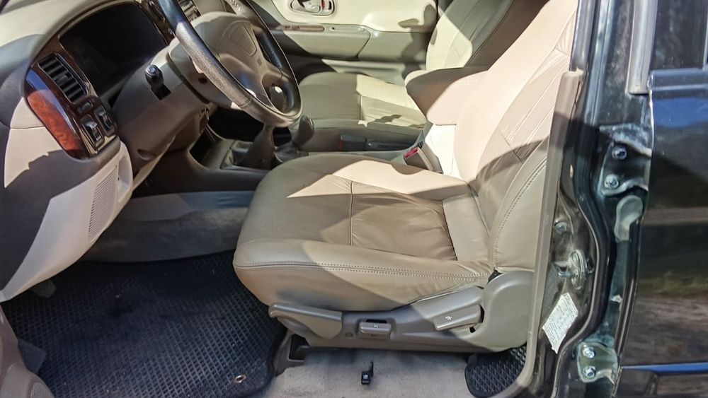 MITSUBISHI pajero sport