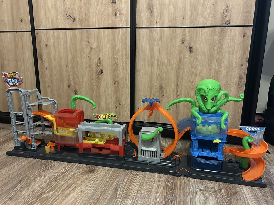 Hot Wheels tor zestaw Mega Myjnia Atak ośmiornicy