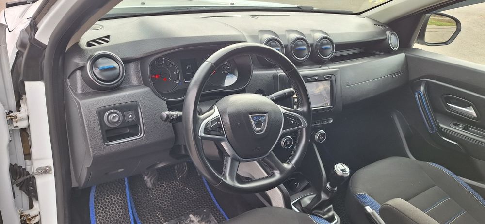 DACIA Duster4wd Laureate 1.5диз. 86kv 120л.с. 6-Ступка