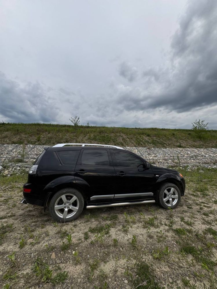 Mitsubishi outlander XL