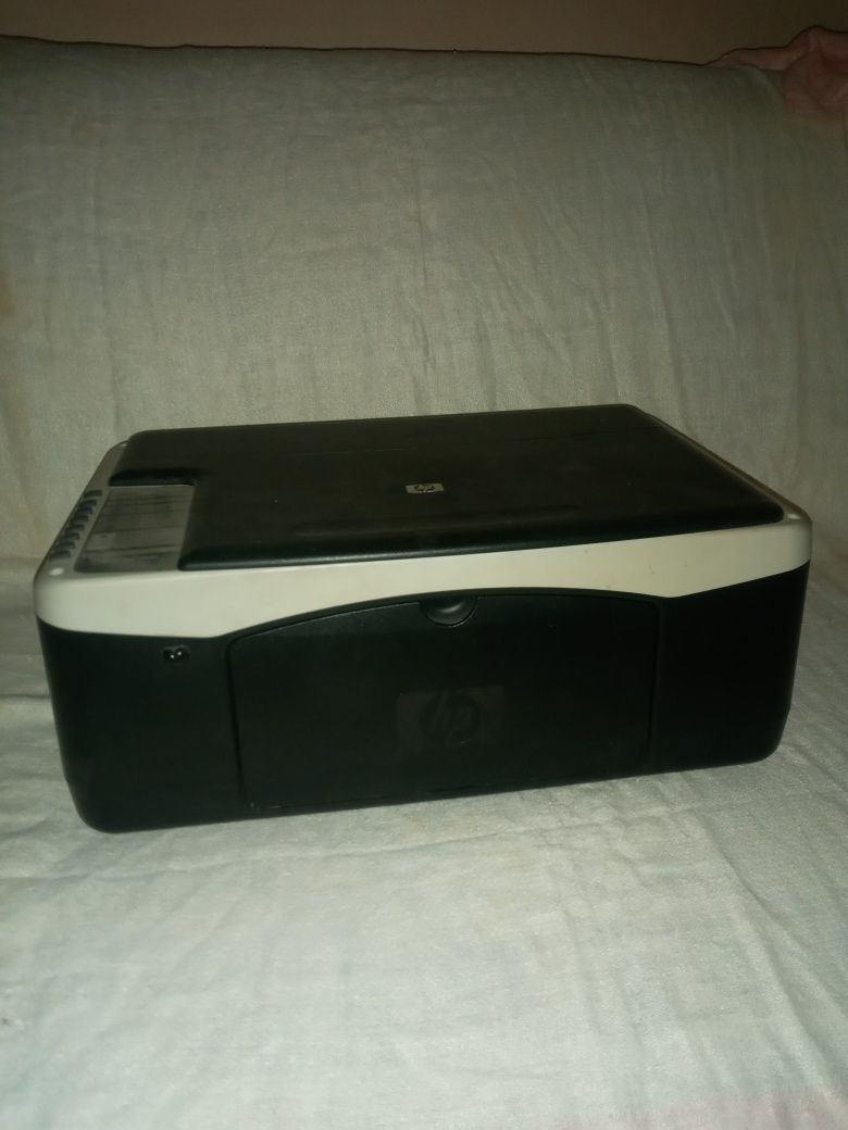 Продам прінтер HP deskjet f2180